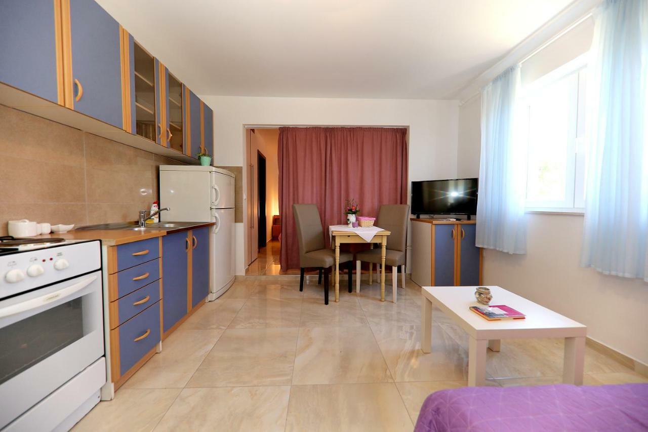 Apartments Anka Rtina Esterno foto