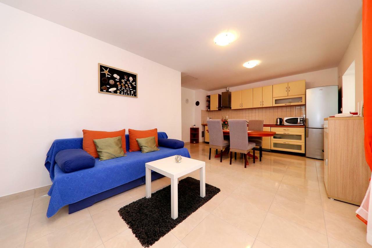 Apartments Anka Rtina Esterno foto